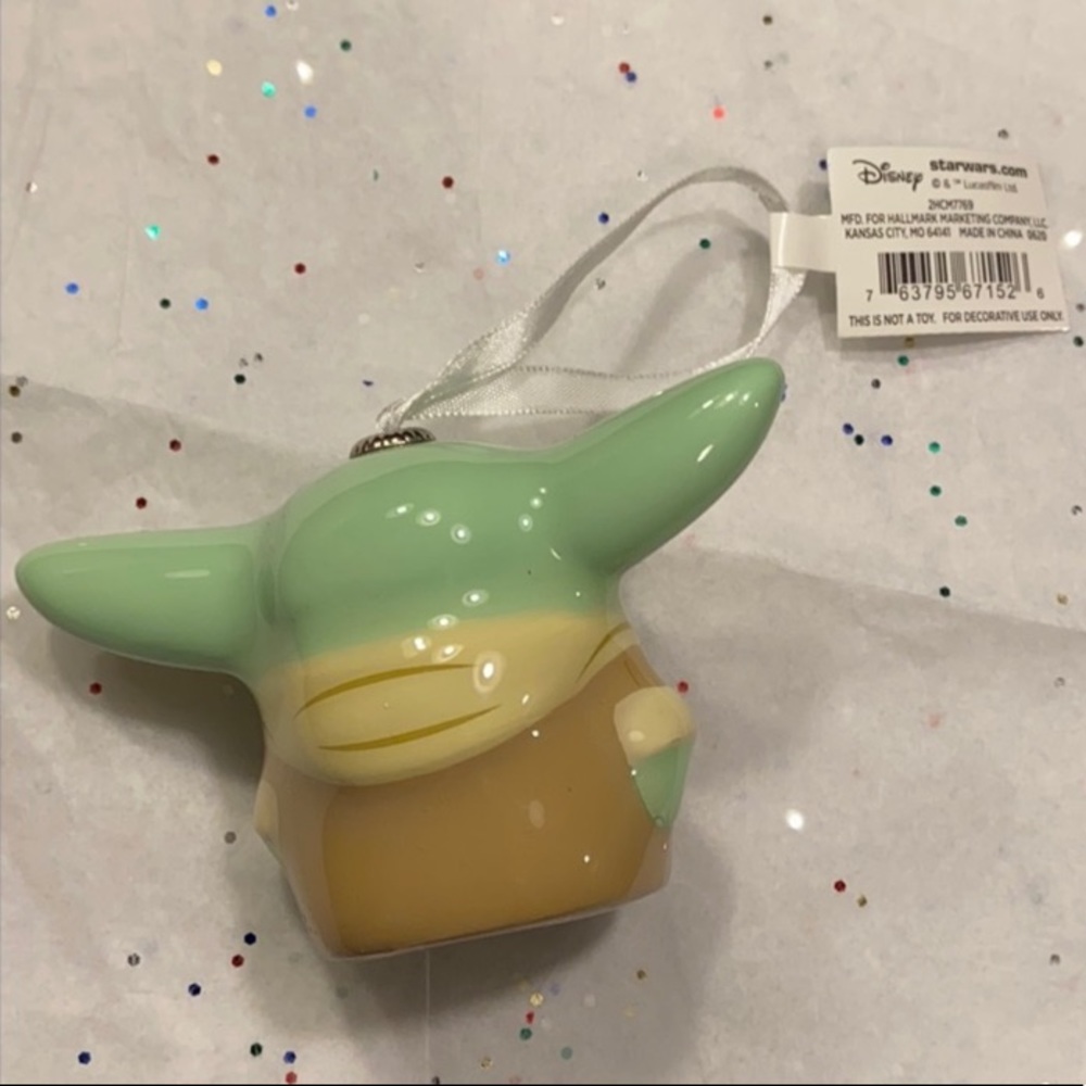 NWT Disney Hallmark Baby Yoda Ornament 🎄 - Picture 3 of 3